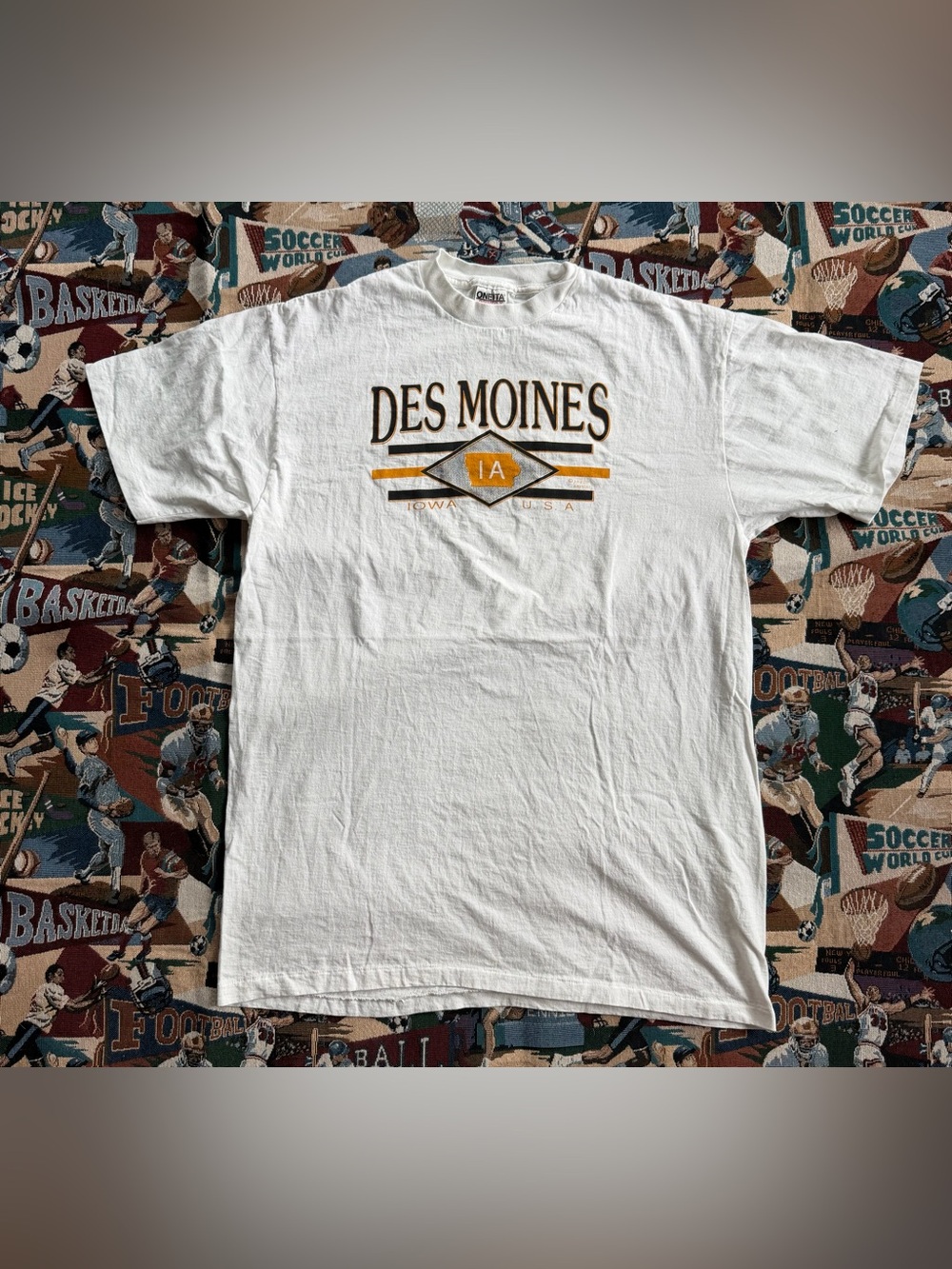 Vintage 90s Men’s Oneita Des Moines Iowa White Graphic T-shirt